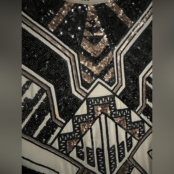 EXPRESS SEQUINED TRIBAL GRAPHIC DRESS. EUC SZ SMALL - Picture 3 of 4